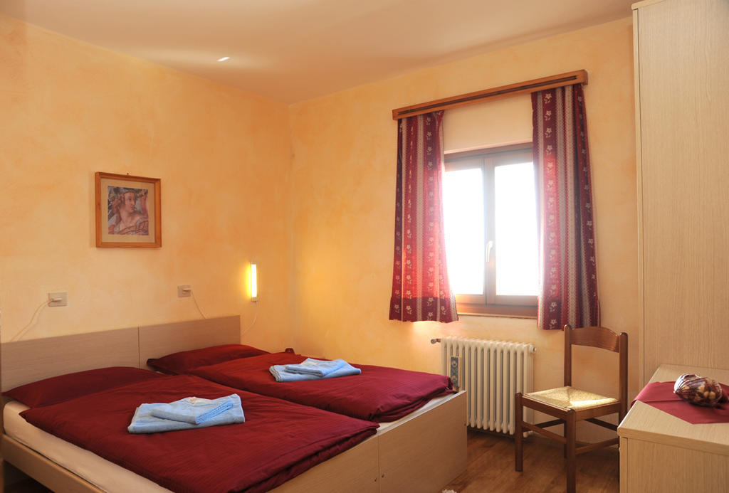 Hotel Rifugio Fedaia Malga Ciapela Habitación foto