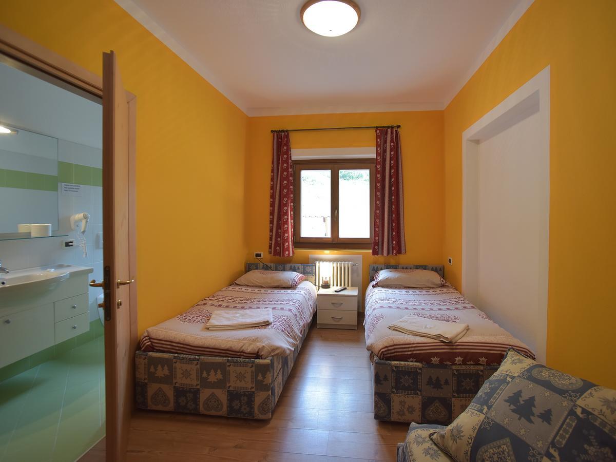 Hotel Rifugio Fedaia Malga Ciapela Exterior foto